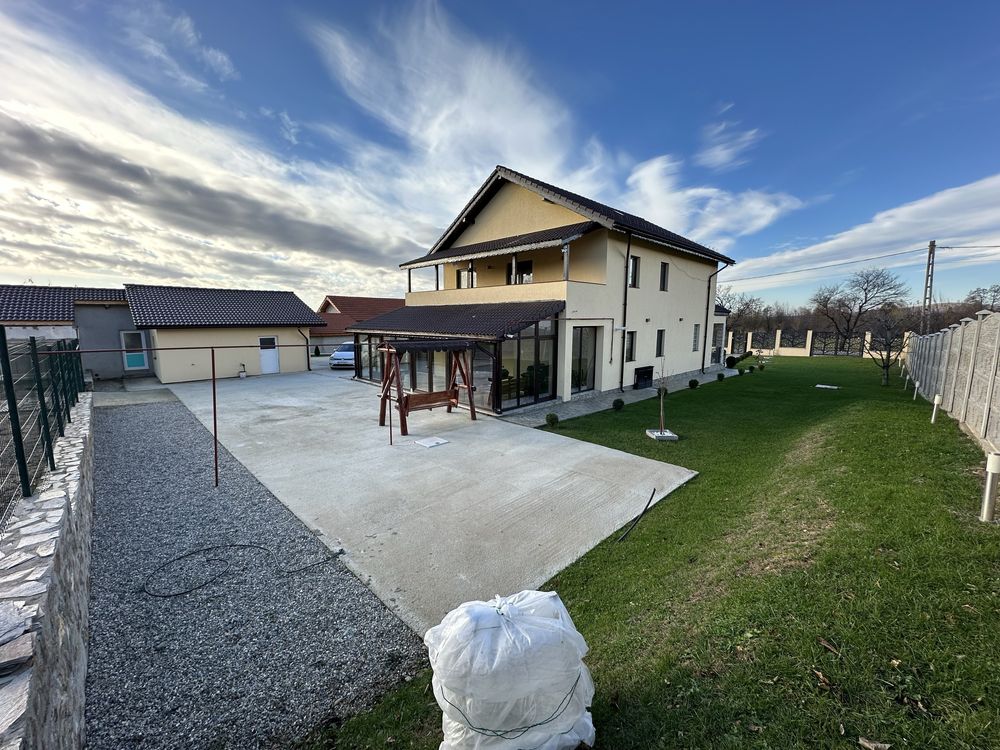 Casa moderna lângă Transalpina finalizată în 2023