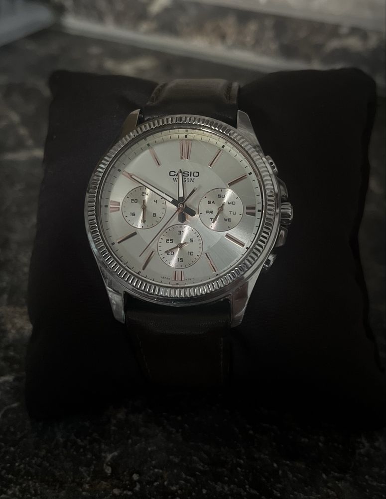 продаю часы casio mtp-1375