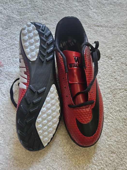 Adidasi fotbal sintetic