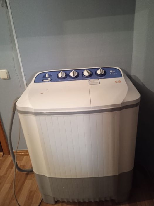 Продам стиральную машину LG полуавтомат!