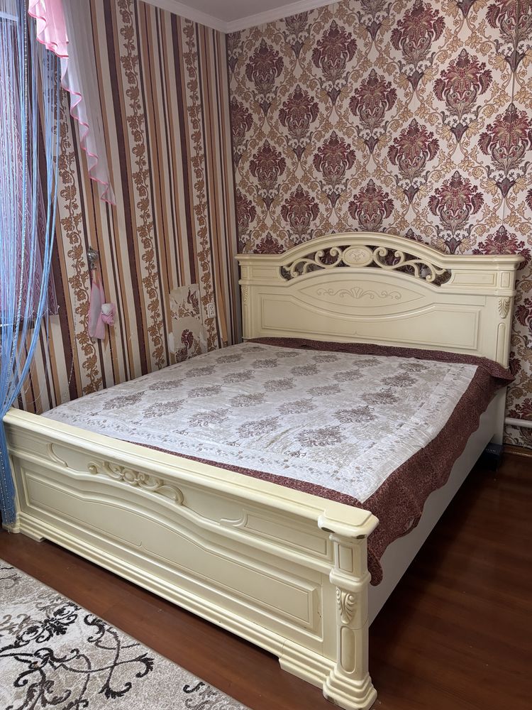 Манеж және кровать сатылады