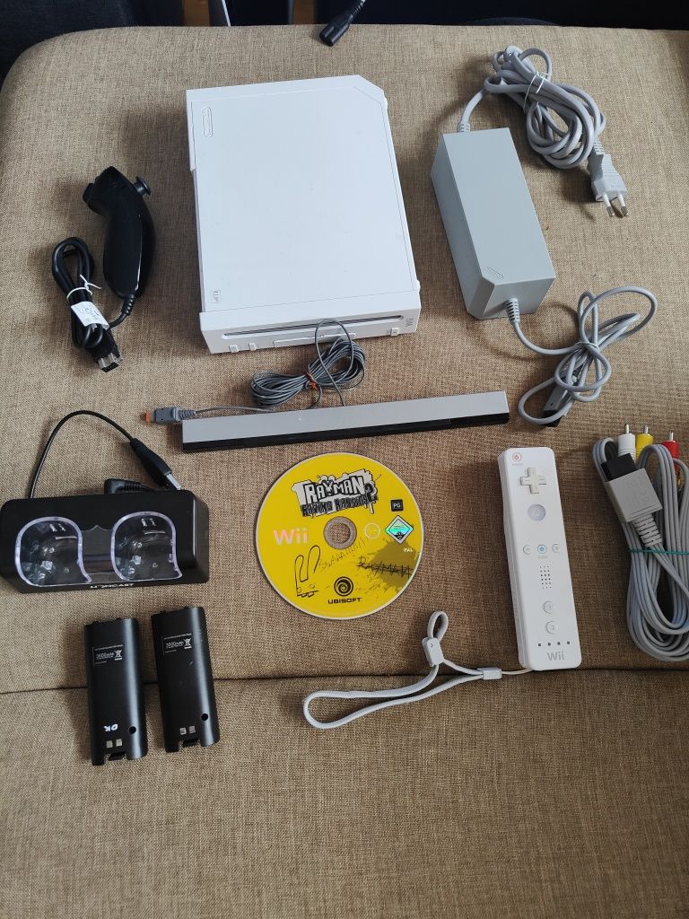 Consola Nintendo Wii+joc Rayman Raving Rabbids 2-pachet complet