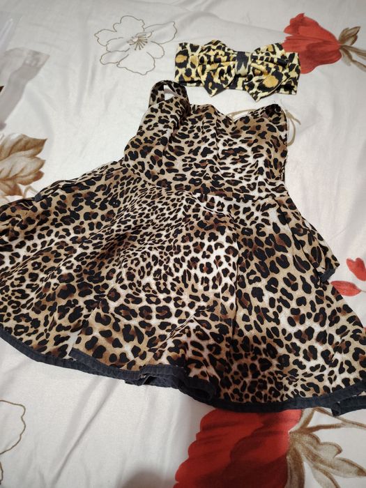 Rochiță animal print, cu bentita