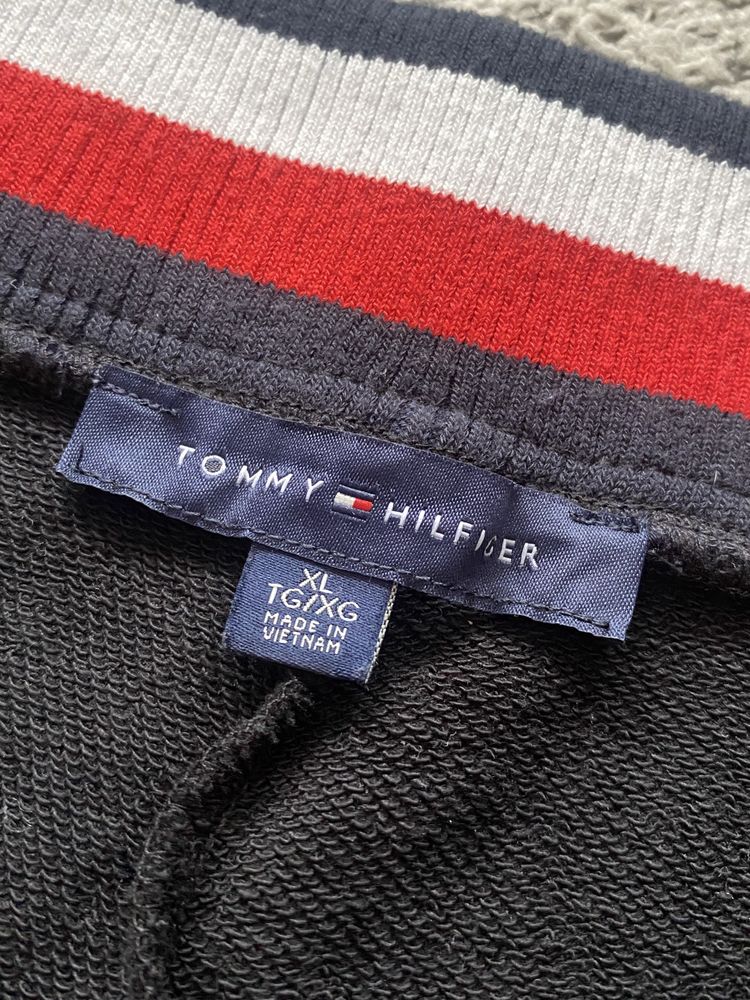 Pantaloni scurți Tommy Hilfiger damă, XL