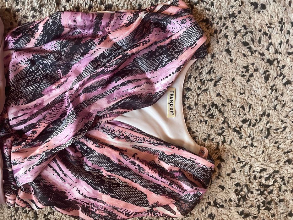 Няколко страхотни рокли напълно нови бутикови, изключително ефектни