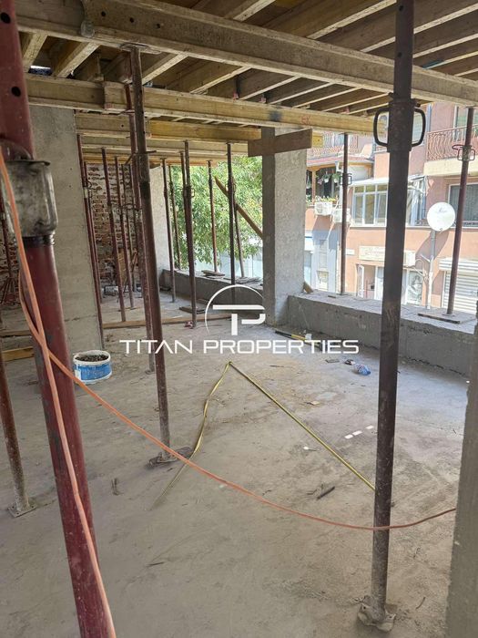 Продава се Тристаен апартамент в Пловдив, Южен - 95 кв.м за 1300 €/кв.м - Снимка #1