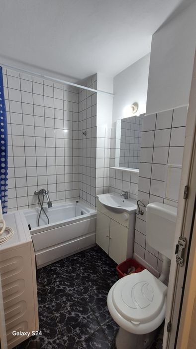 Dau în chirie  garsoniera