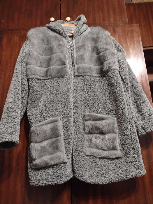 Шикозно дамско горнище с качулка