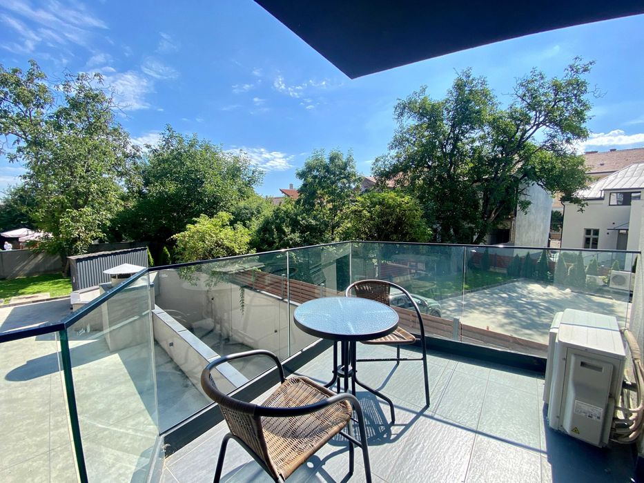Apartament de lux, 2 camere cu parcare - zona Centrala