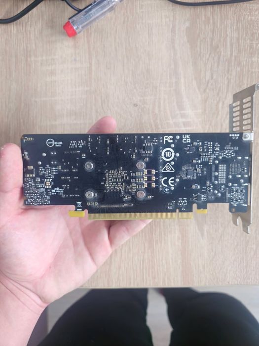 Vând 2 Placi GTX1050TI, o placa de baza și o sursa de 650