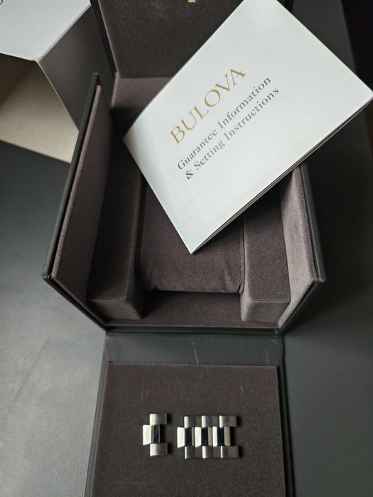 BULOVA Surveyor 98B422