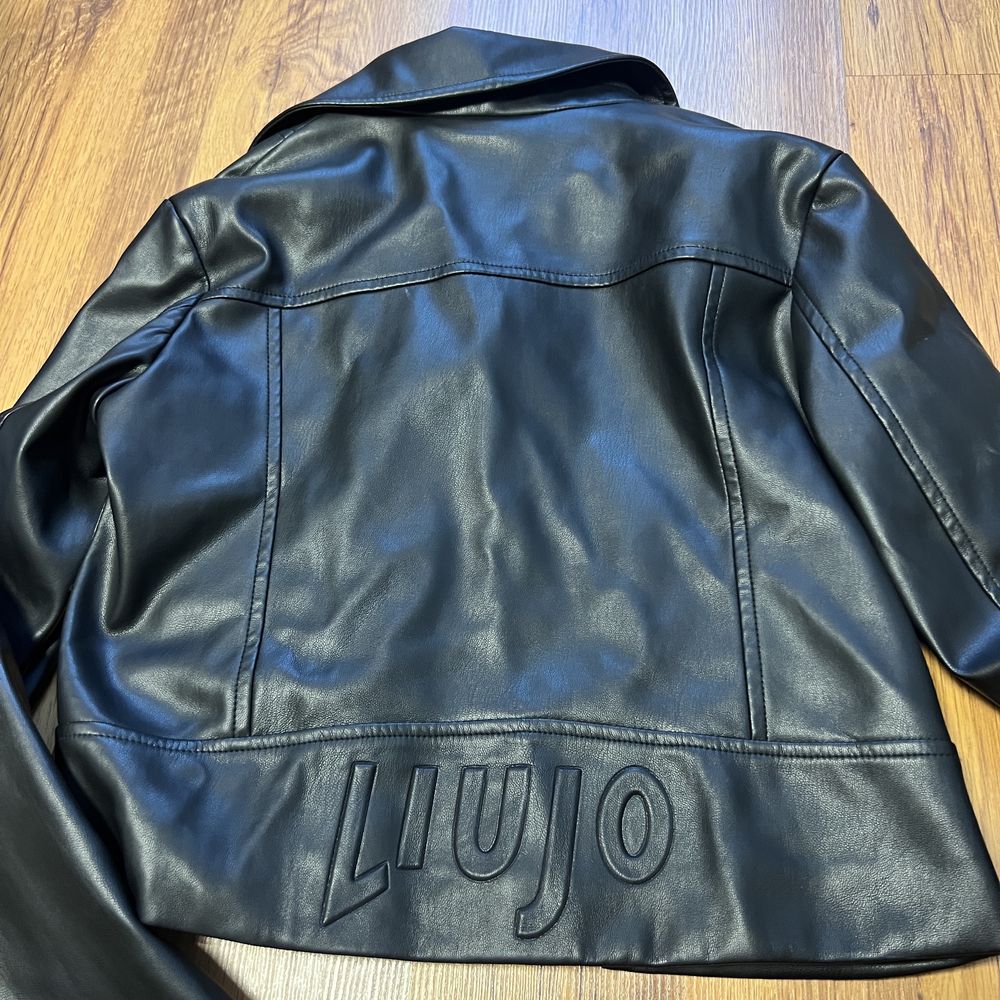 продавам дрехи за момиче от 4 години до 1,40 см Liu Jo яке Guess Zara