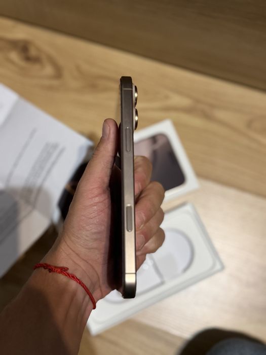 Iphone 16 Pro Max/ 256GB / Desert Titanium