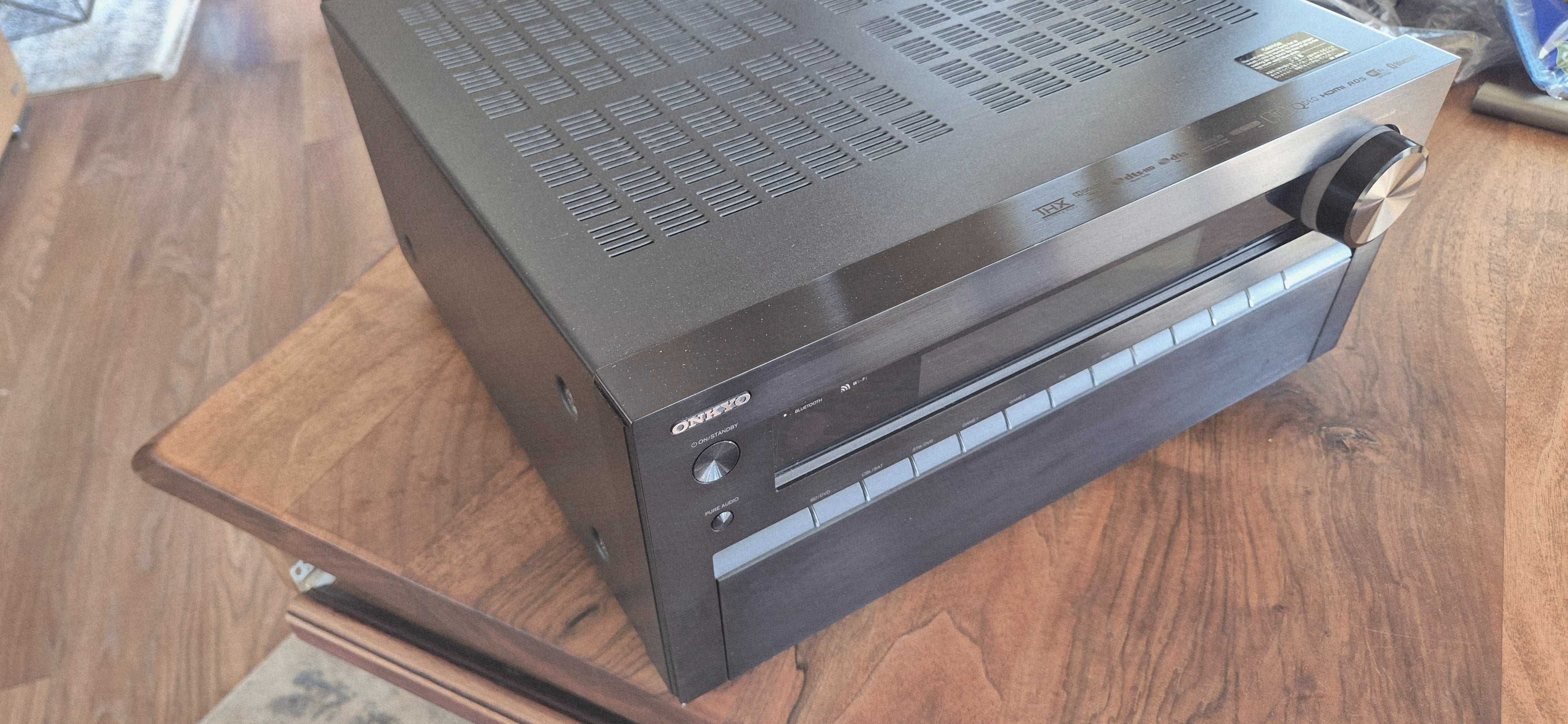 Ресивър ONKYO TX-NR929