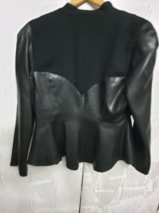 Марково  черно кожено вталено яке