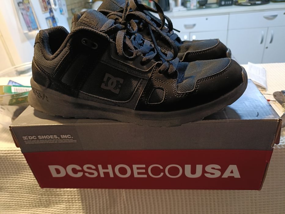 Adidași under Armour