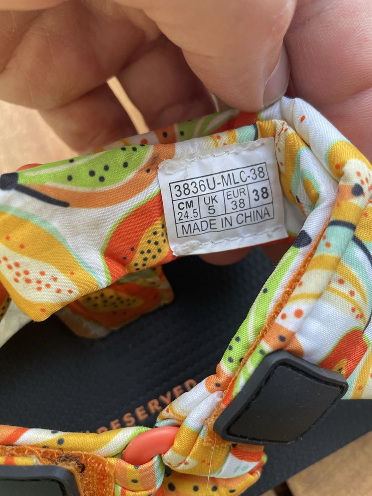 Детски сандали 38 и 37