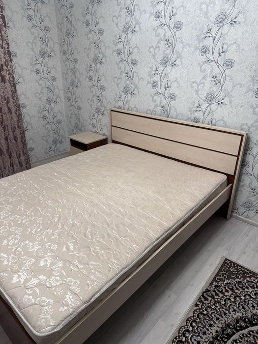 Продам кровать с тумбочкой