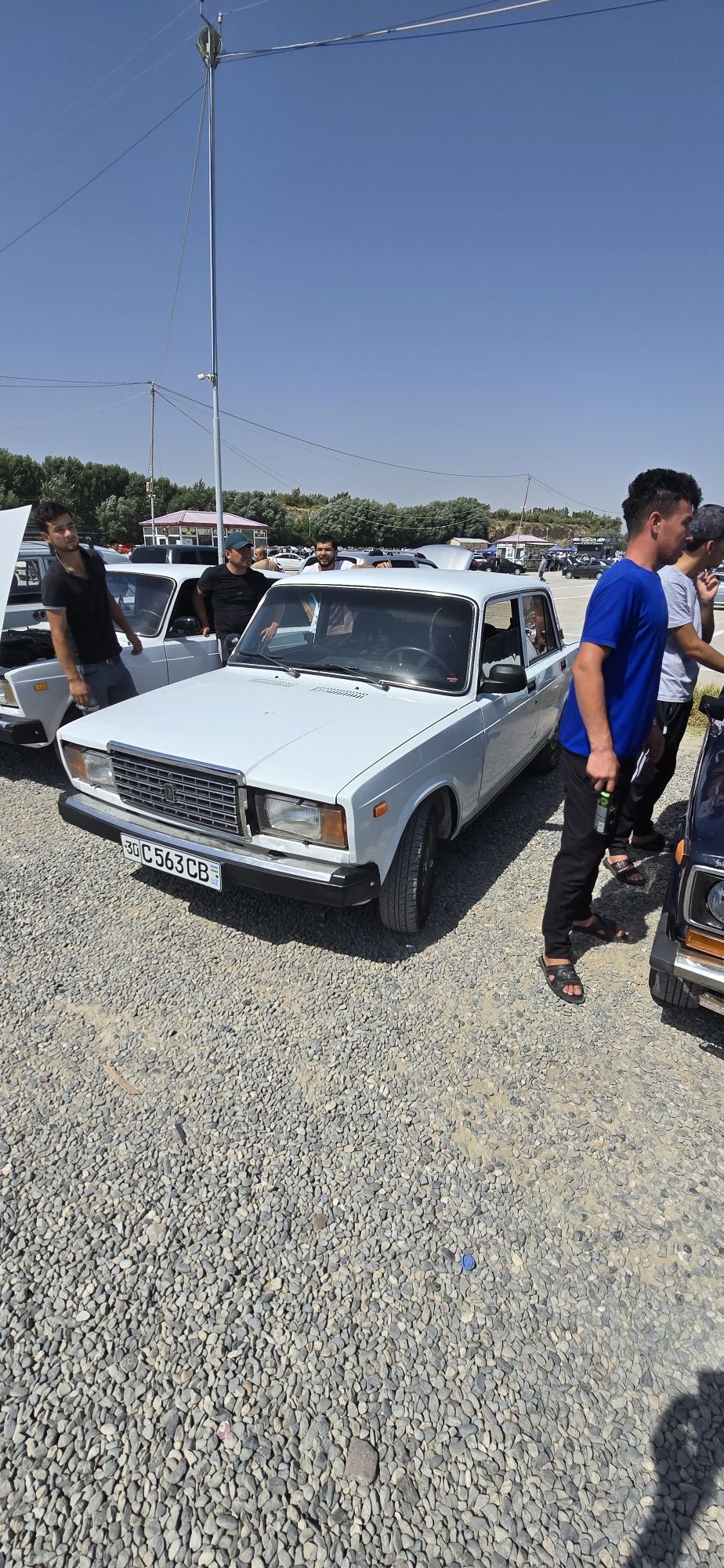 Vaz 2107 sotiladi