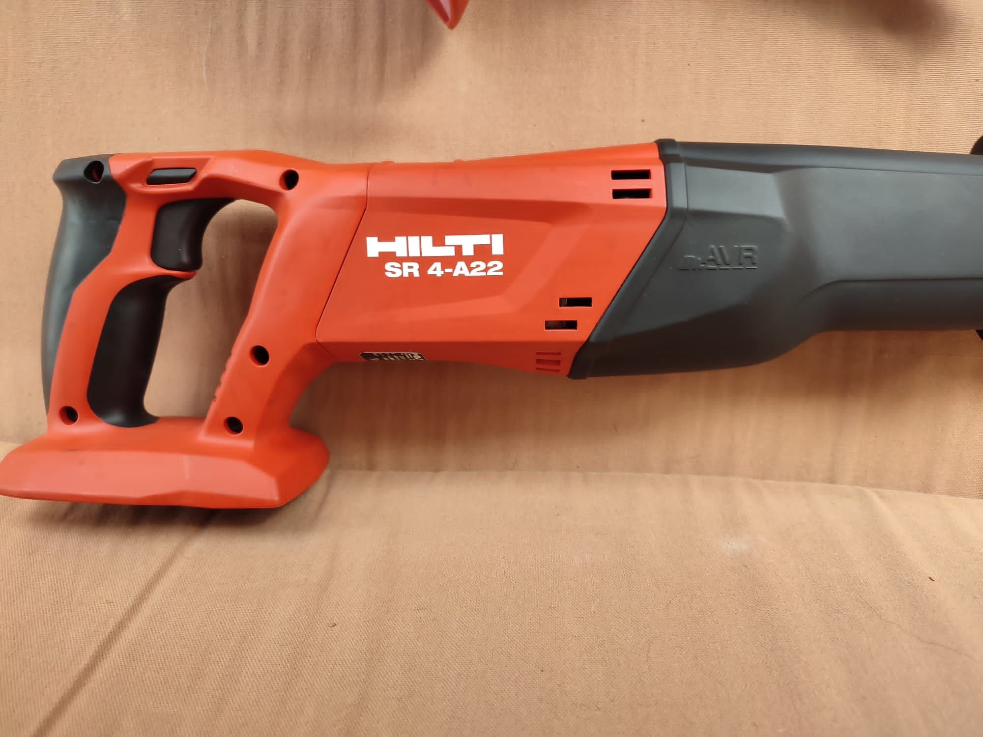 Hilti ferestrau sabie,autofiletanta pe acumulator