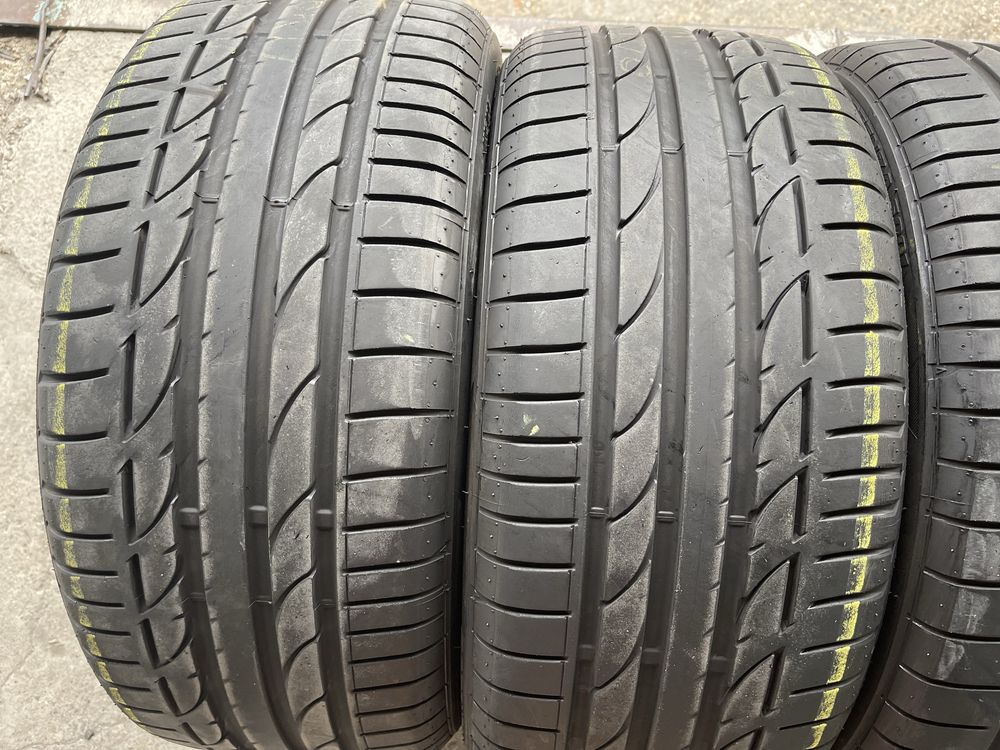 4 anvelope de vara Bridgestone 235/40/19