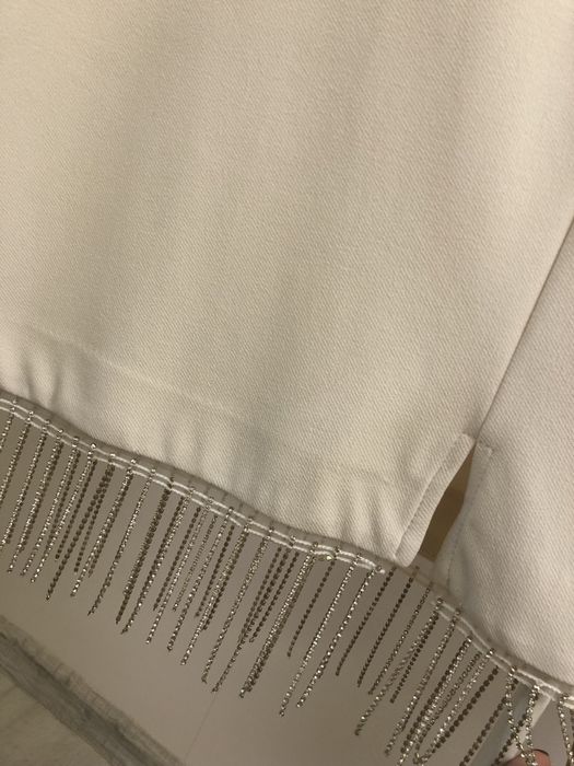 Рокля със сребърни ресни