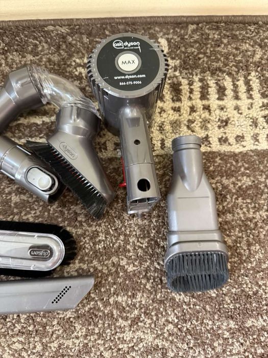 Части +нови пристивки/накраиниц за прахосмукачка dyson