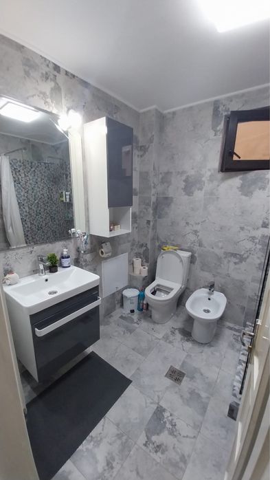 Vând vila / pensiune in 2 Mai