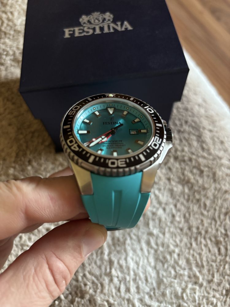 Мъжки часовници Festina и Swatch