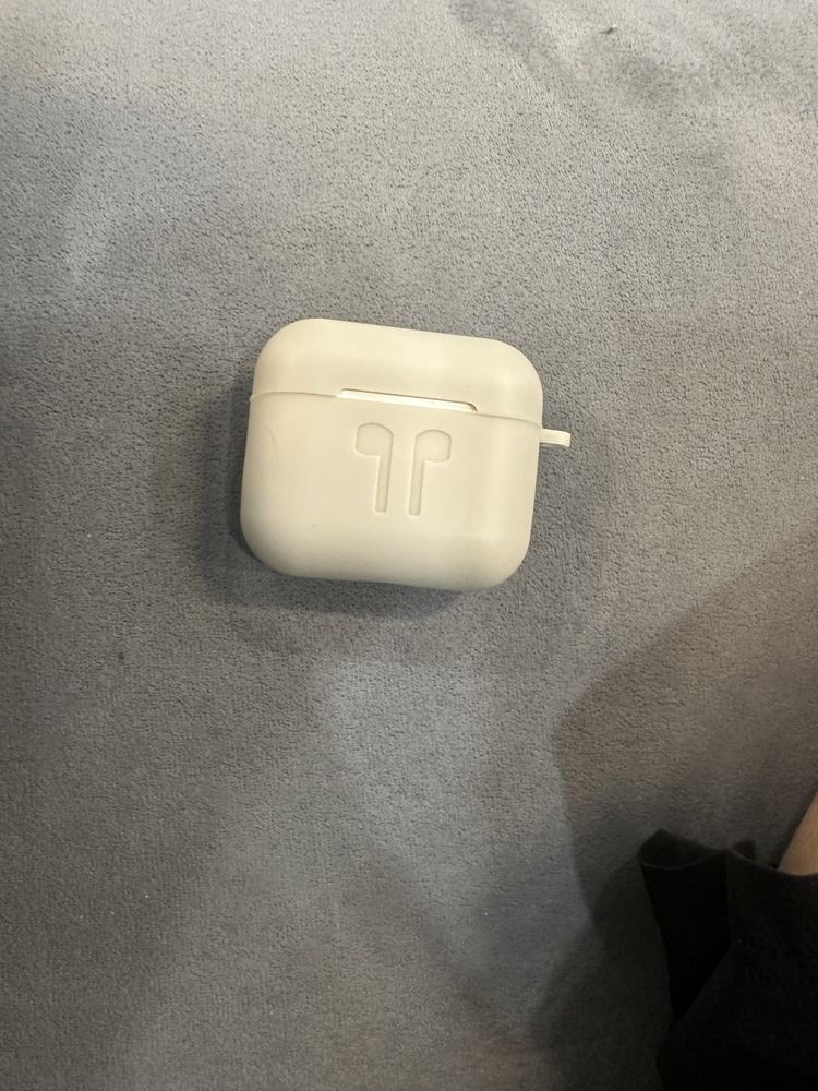 air pods 3 оригинальный,в отличном состоянии