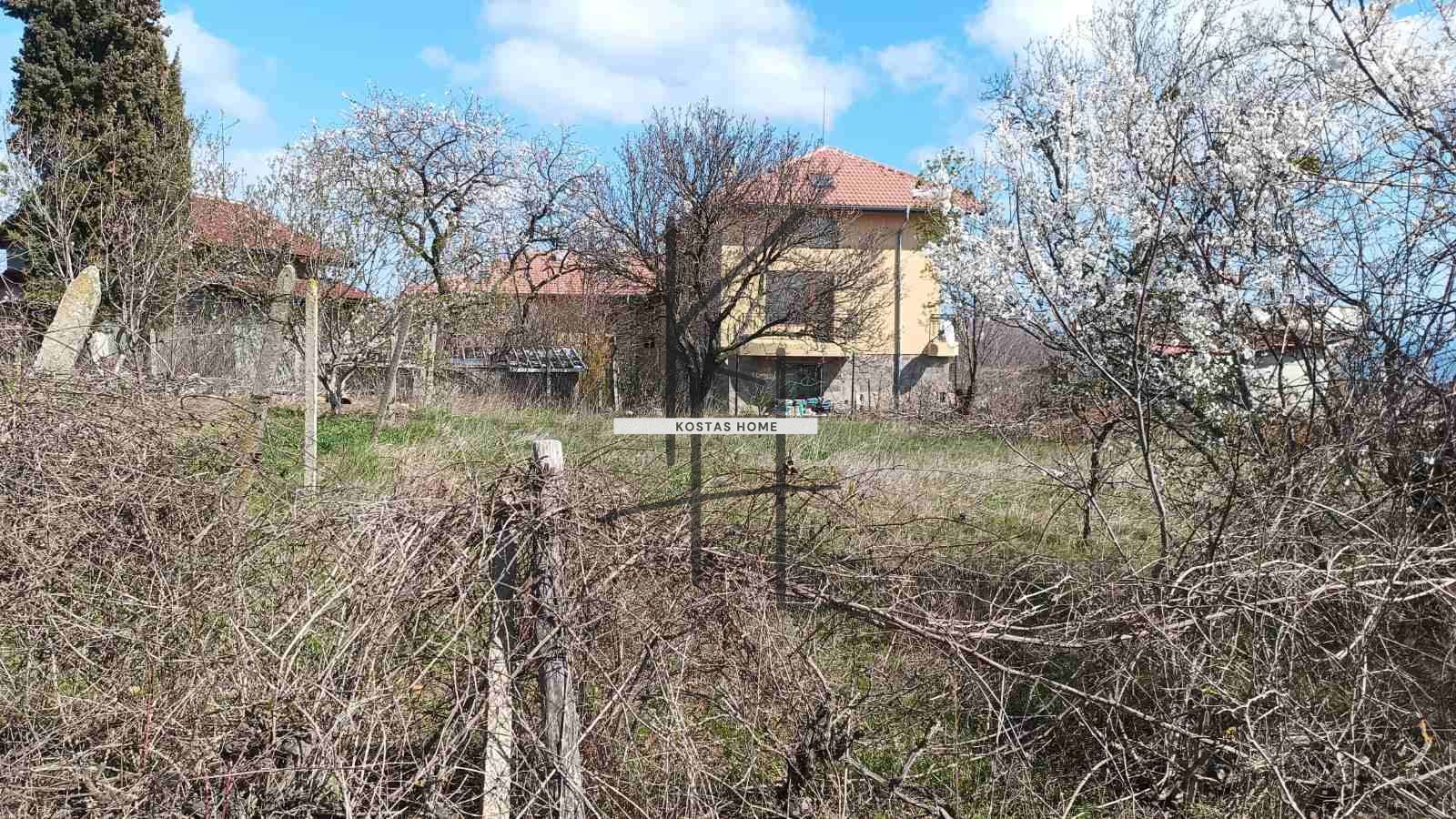 Парцел в Варна-м-т Траката площ 1324 цена 168000
