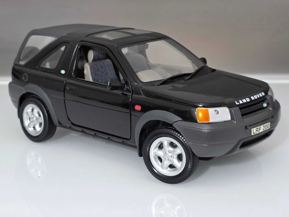 Macheta Auto 1/18 ERTL Land Rover Freelander