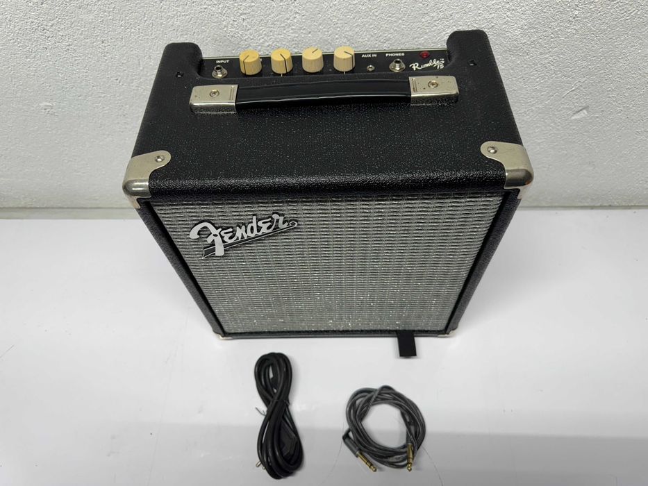 Кубе - Fender Rumble 15