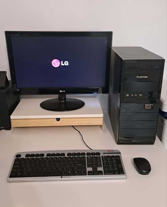 Calculator PC i7 3770 16GB RAM Gigabyte GA-H77-D3H HDD 1TB, Monitor LG