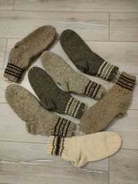 Ciorapi din lana realizați manual