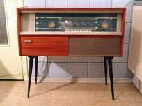 Radio priyomnik sotiladi 1968 yil antikvar