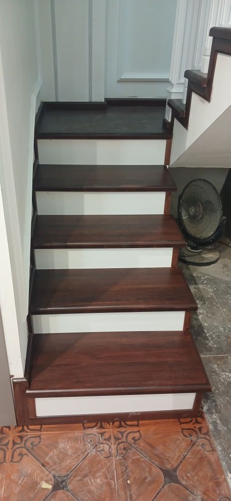 Shelifofka Pol parket tarket laminant