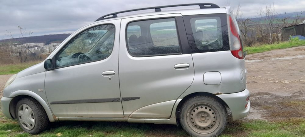 Toyota Yaris Verso 
Колата е с два ключа ,застраховка