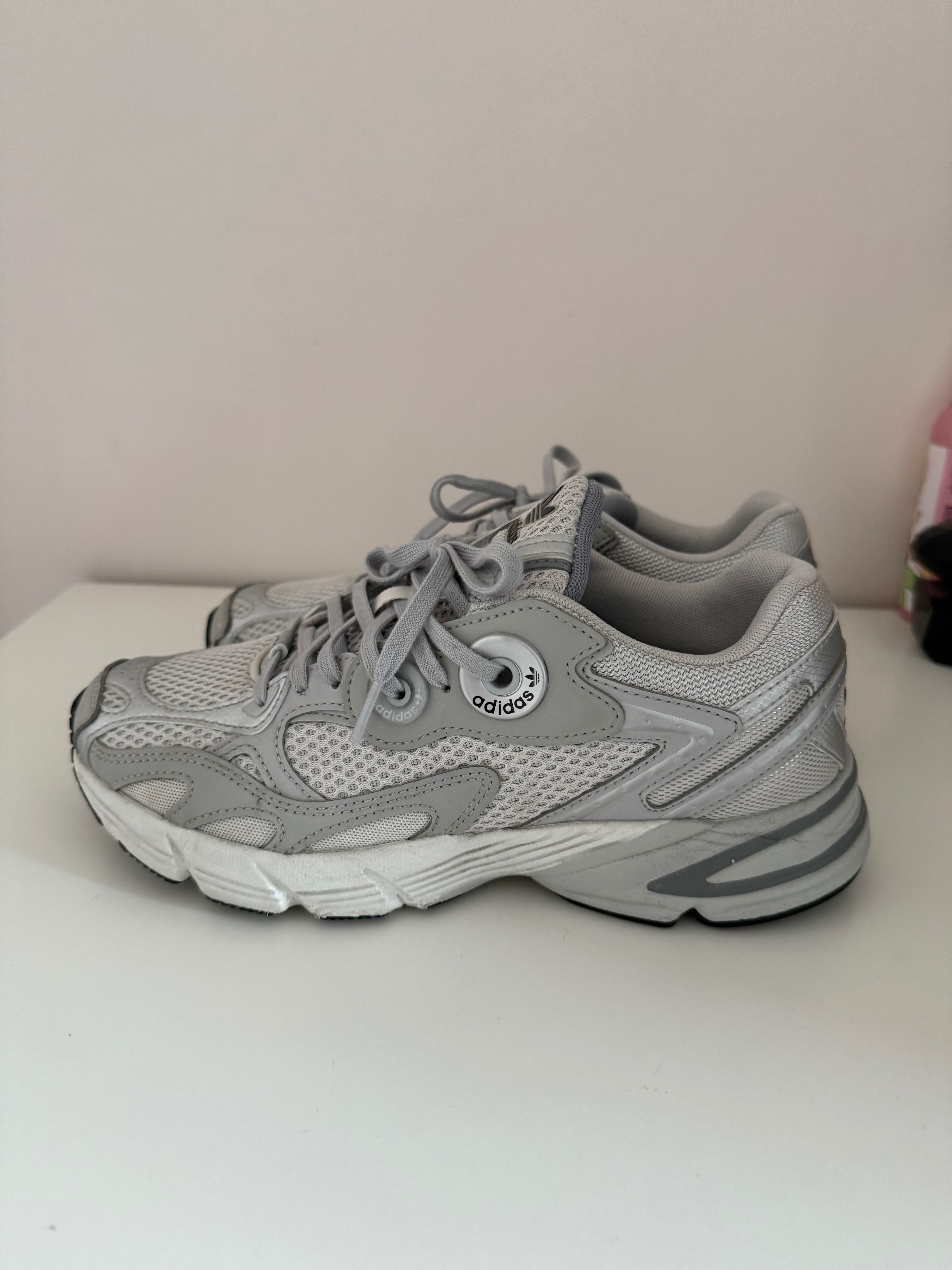 Adidas Astir grey