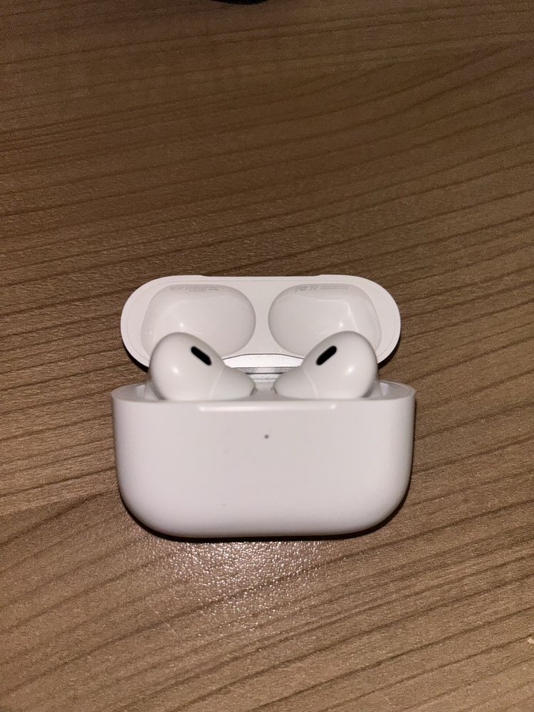 Iphone 14 plus + airpods Pro (2nd Generation)
