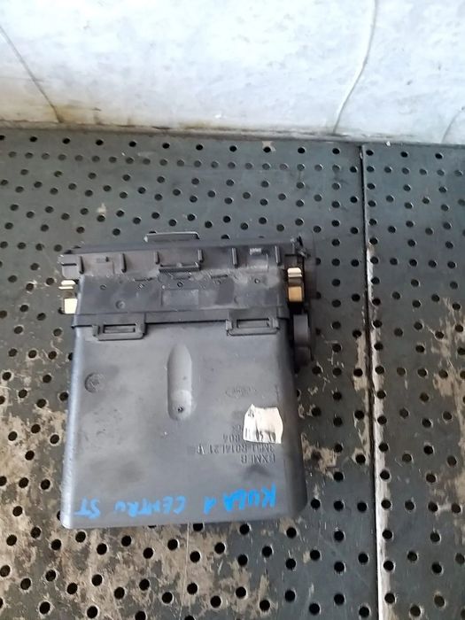 Grila ventilatie bord stanga centru ford kuga 1 3m51r014l21ae