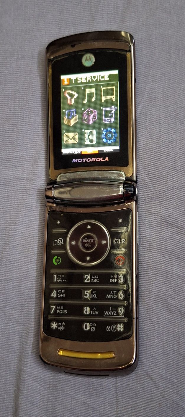 Motorola v9 CDMA Gold