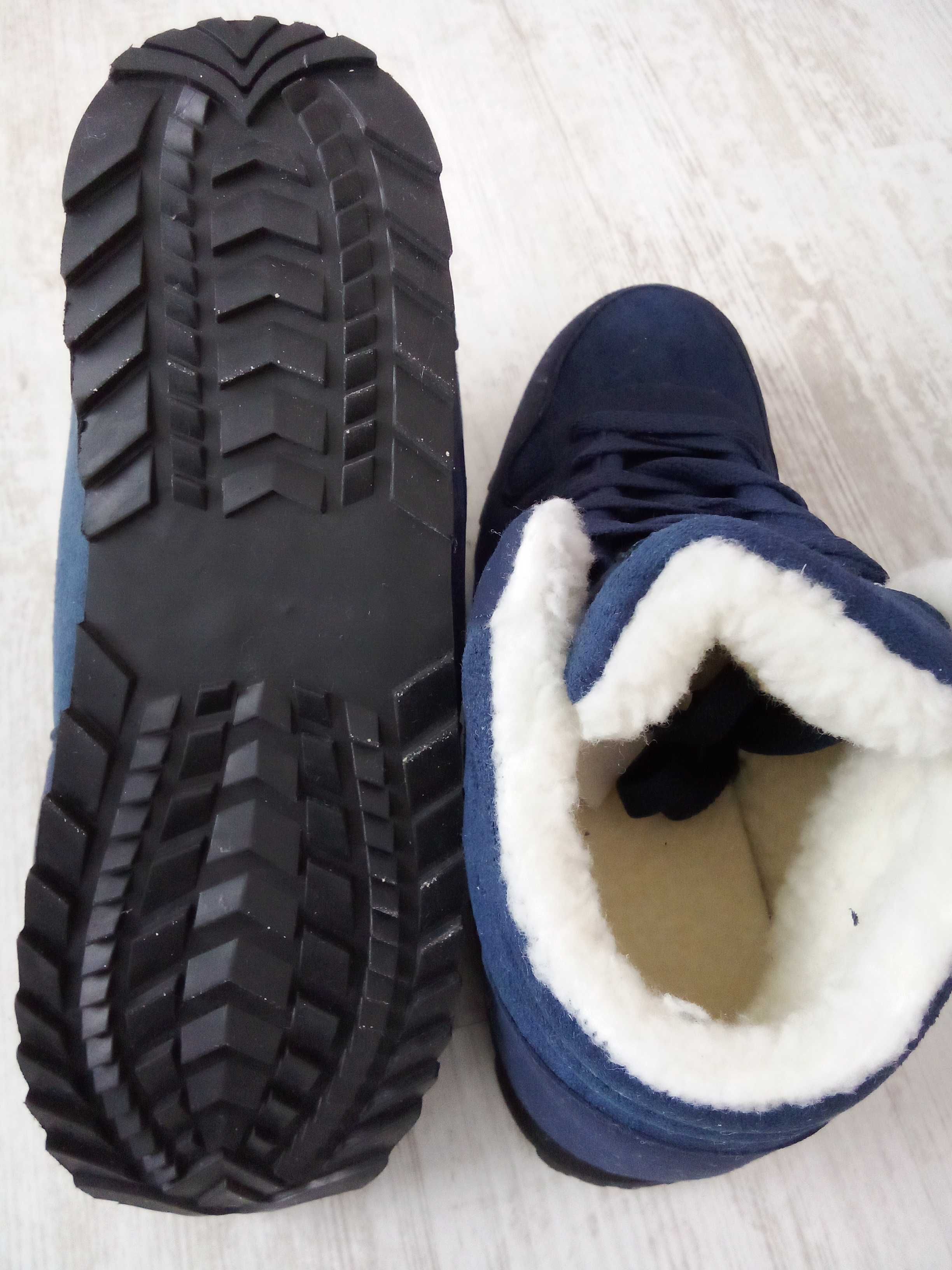НОВИ обувки велур тъмно синьо меки и топли ватирани за сухо време р.38