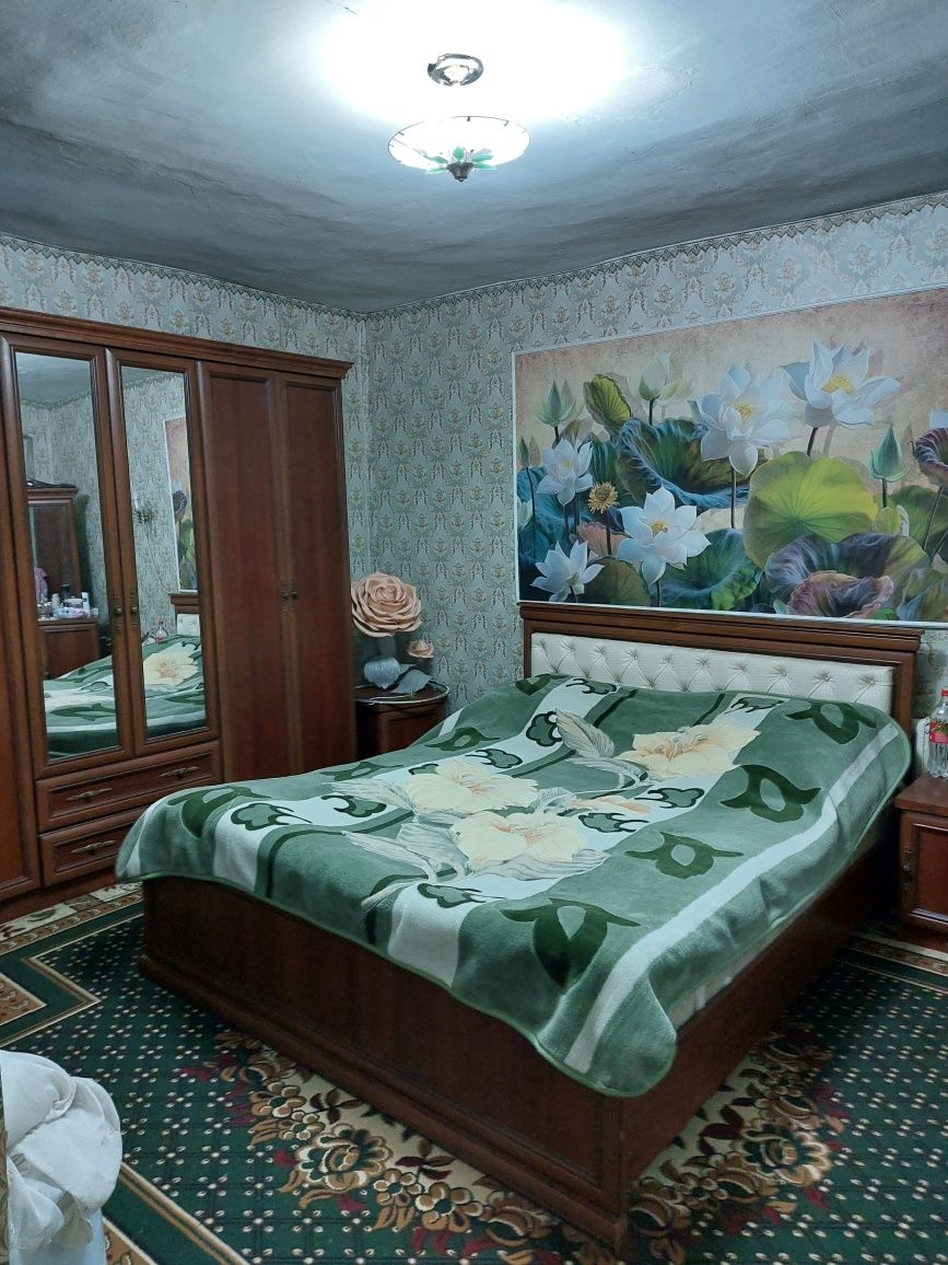 Продаётся дом узгорыш 6 соток, 6 комнат,фасад 43 на 28,