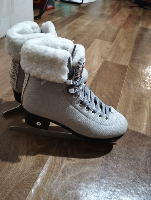 Продам коньки фигурные Nordway