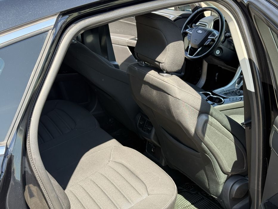 Ford Mondeo 2.0 150 CP Euro 6 – 2015 – Sedan Negru Metalizat