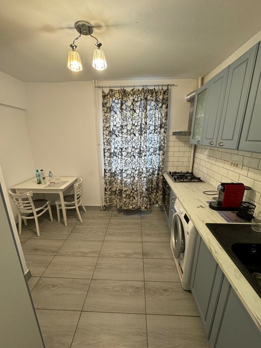 Inchiriez apartament 3 camere zona Piata Progresul