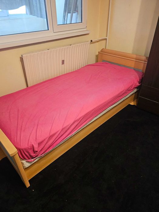 Легло с повдигащ механизъм и матрак