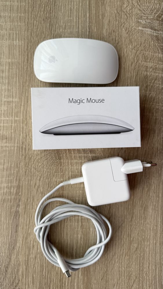 Apple Macbook Air 13 Retina, i5 1,1Ghz, 8GB RAM, 500Gbytes+Magic mouse