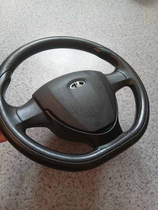 Продам руль 2114 новый